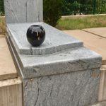 Monument funéraire Vallauris en granit Viscount White