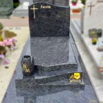monument-funeraire-complys-granit-noir
